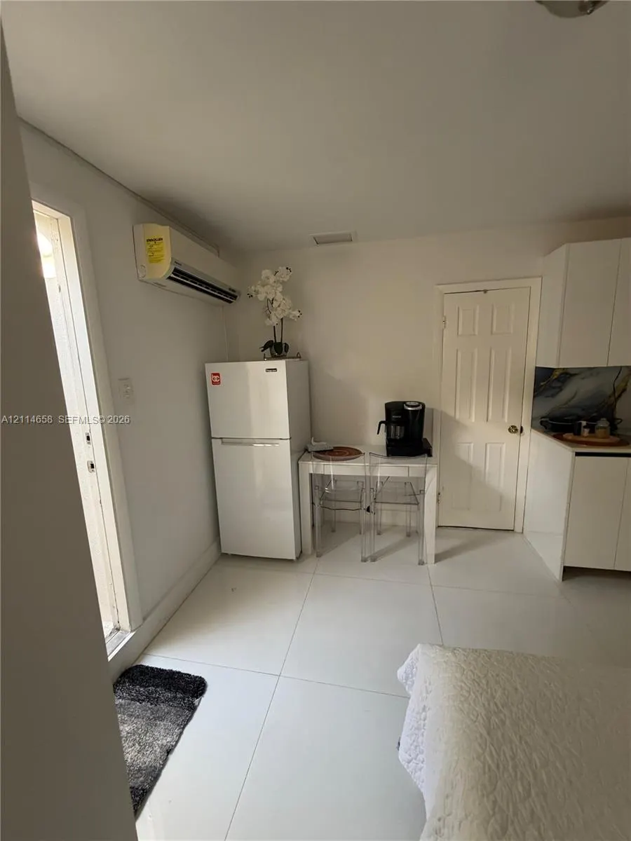 45 SW 28th Road #B