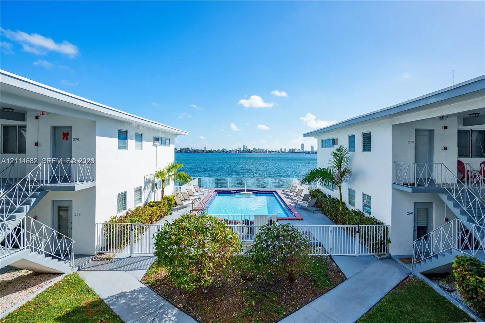 7931 East Drive #403