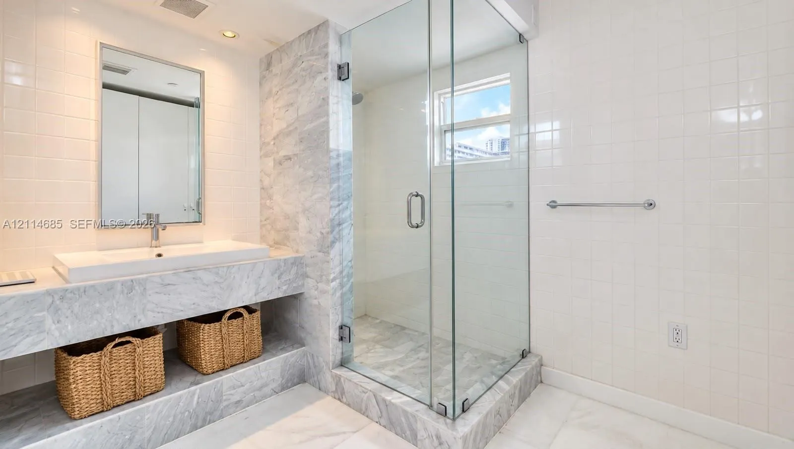 1035 West Avenue #704