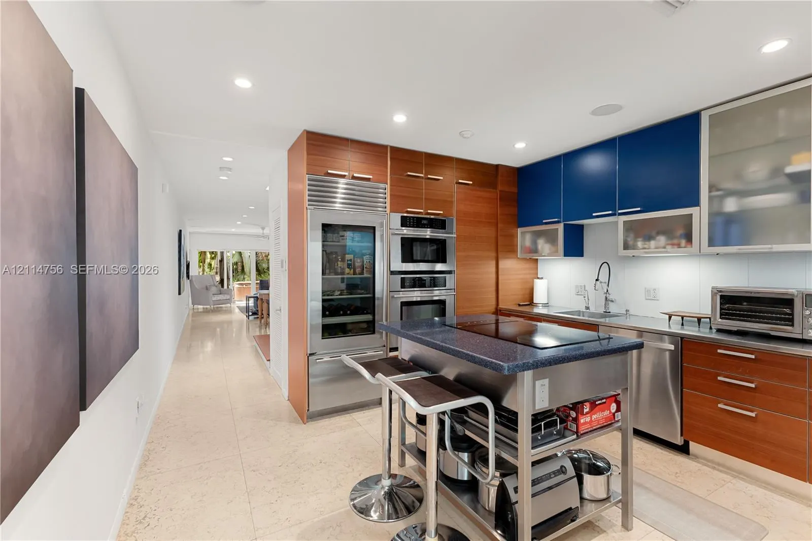 6011 N Bayshore Drive #9