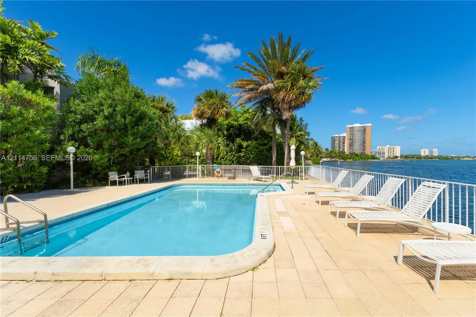 6011 N Bayshore Drive #9