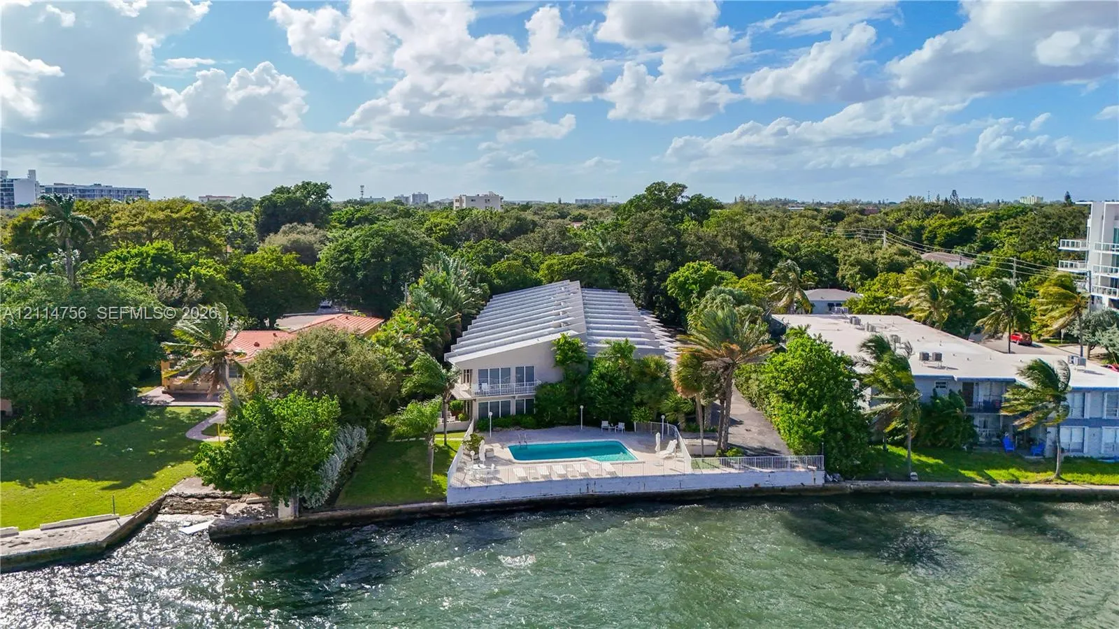 6011 N Bayshore Drive #9