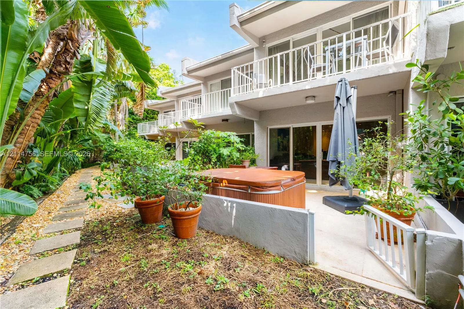 6011 N Bayshore Drive #9