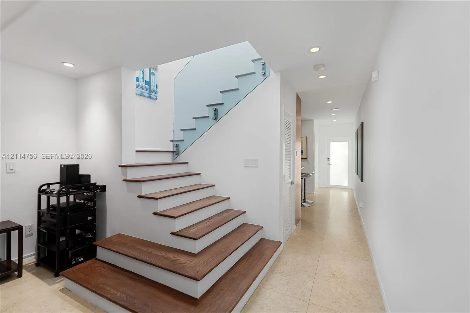 6011 N Bayshore Drive #9