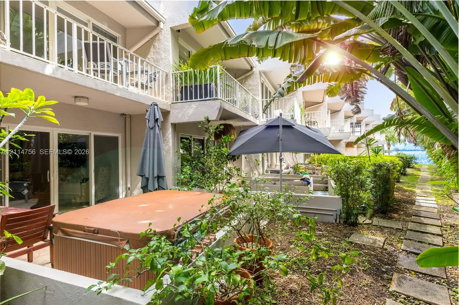 6011 N Bayshore Drive #9