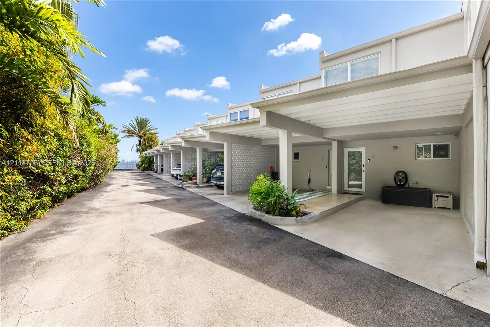 6011 N Bayshore Drive #9