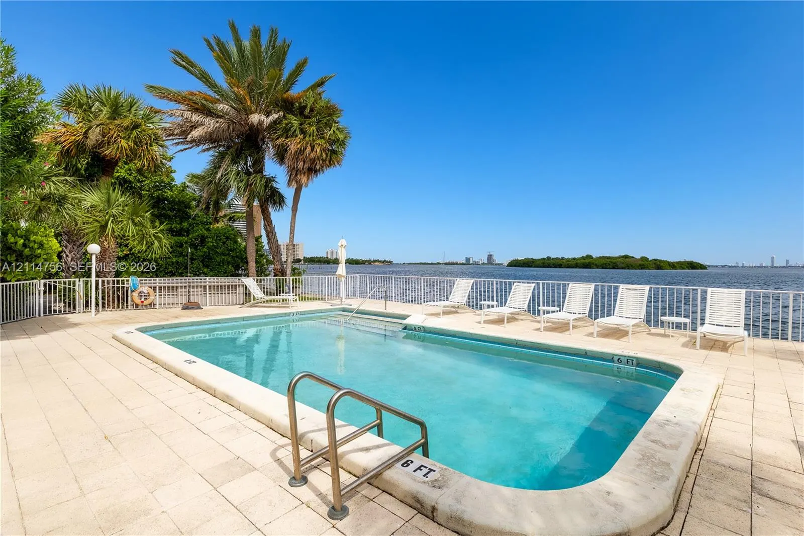 6011 N Bayshore Drive #9