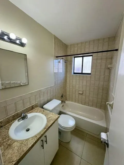 1663 W 41st Street #1663