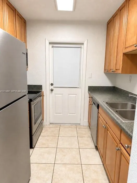 105 NE 12th Avenue #5