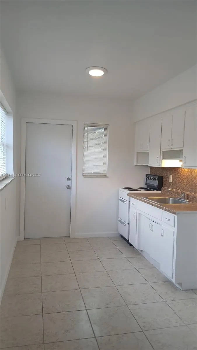 319 NE 2nd Street #1