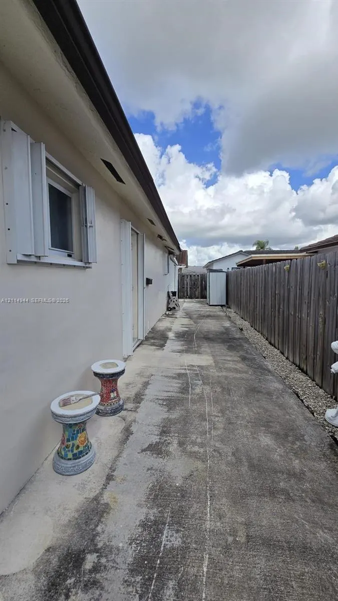 10021 NW 127th Terrace