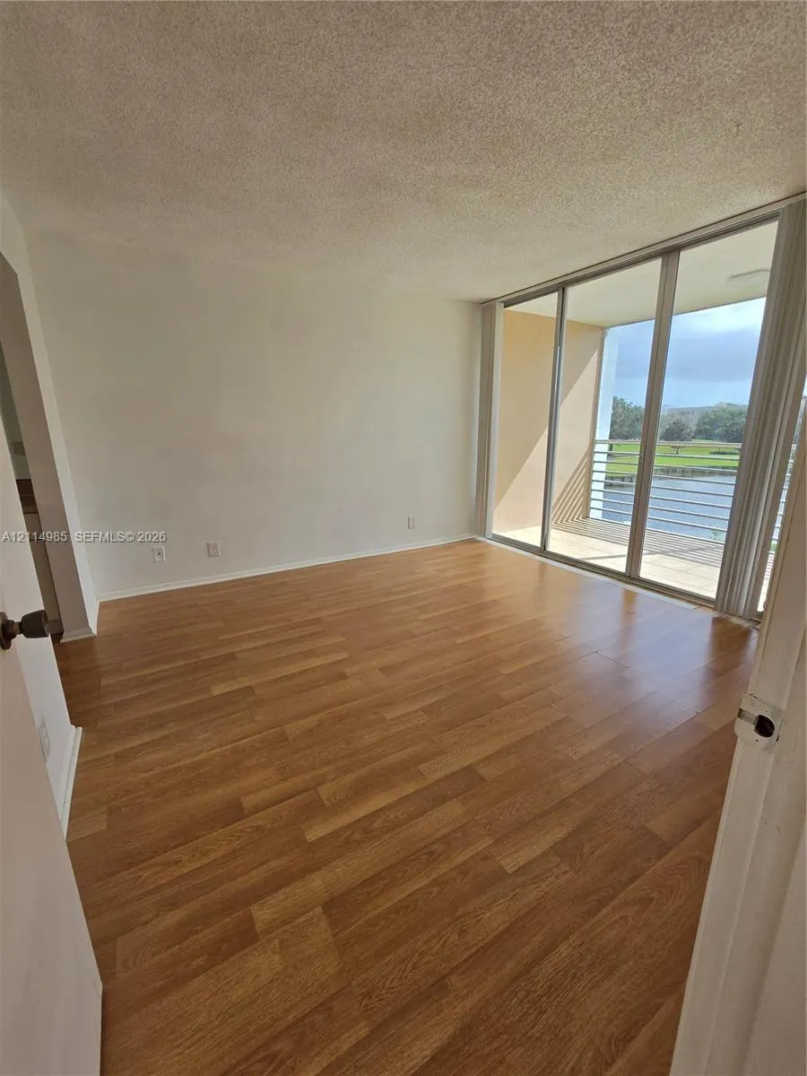 9441 Live Oak Place #308