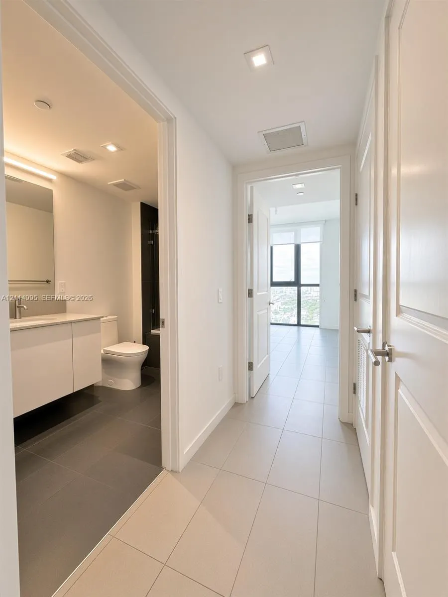 1600 NE 1st Avenue #1516
