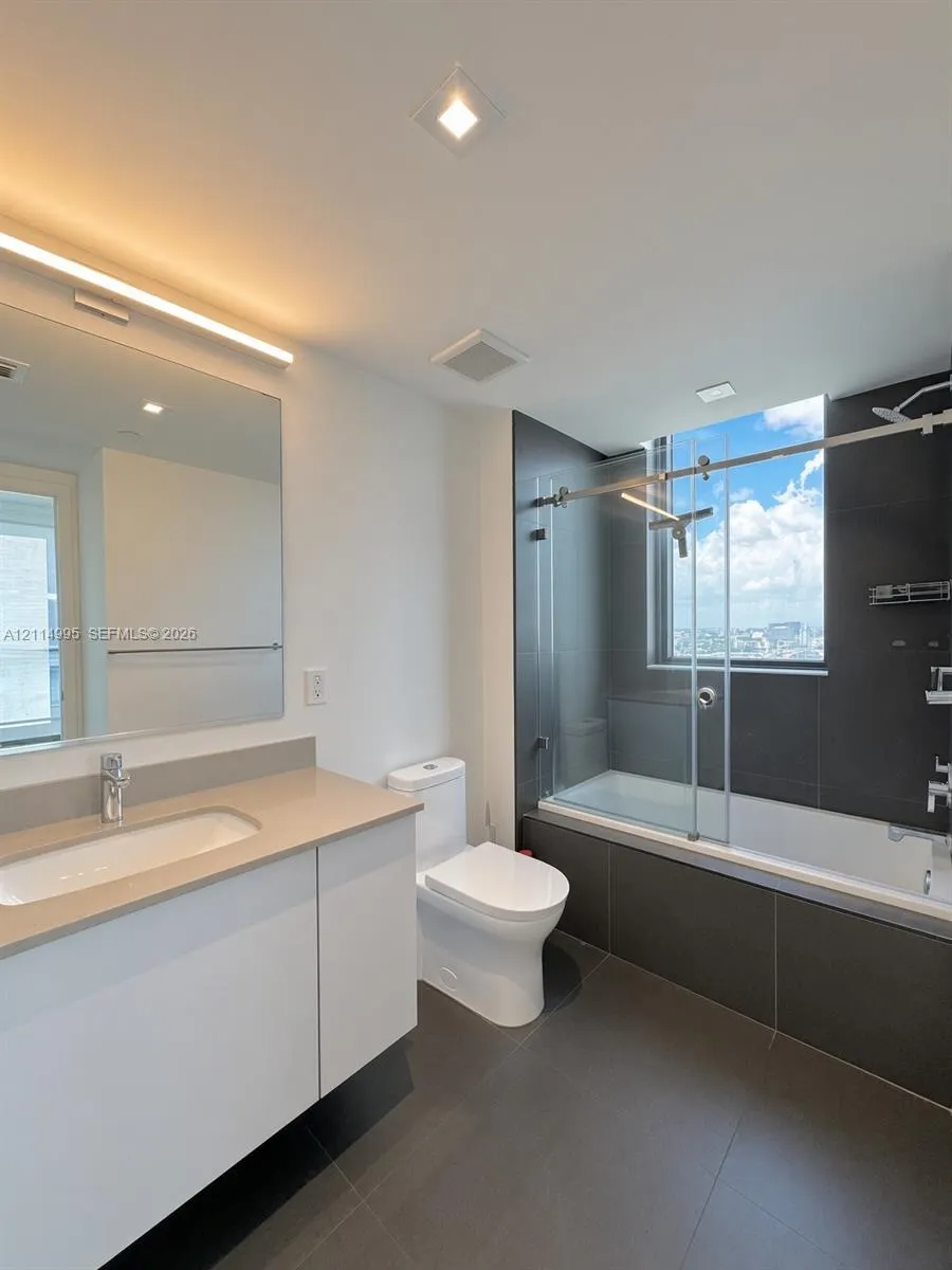 1600 NE 1st Avenue #1516