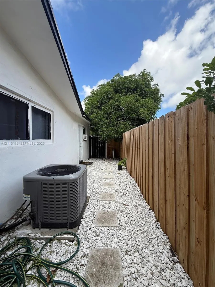 2816 SW 4th Place #A
