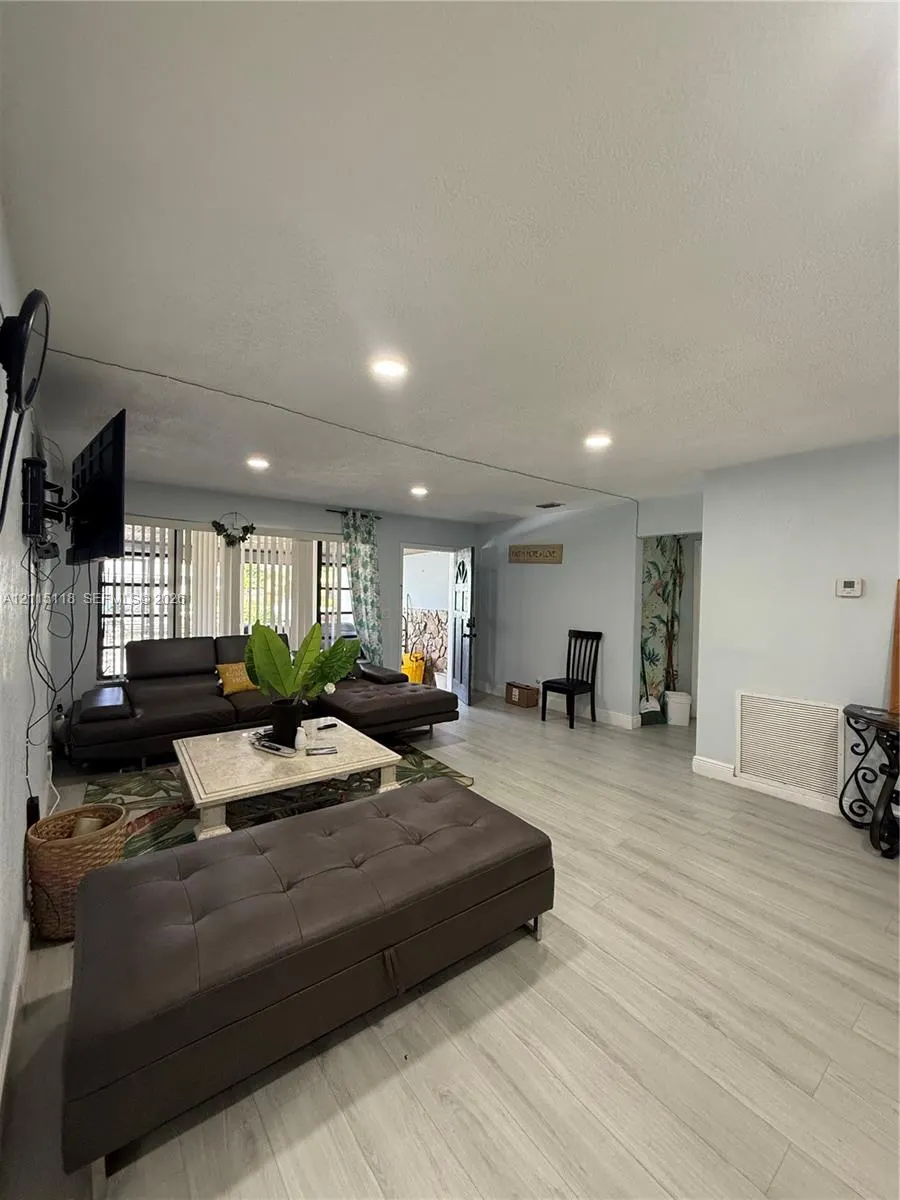 2816 SW 4th Place #A