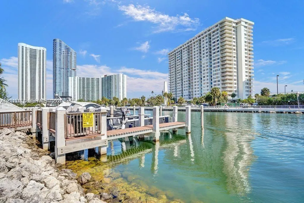 400 Kings Point Drive #317