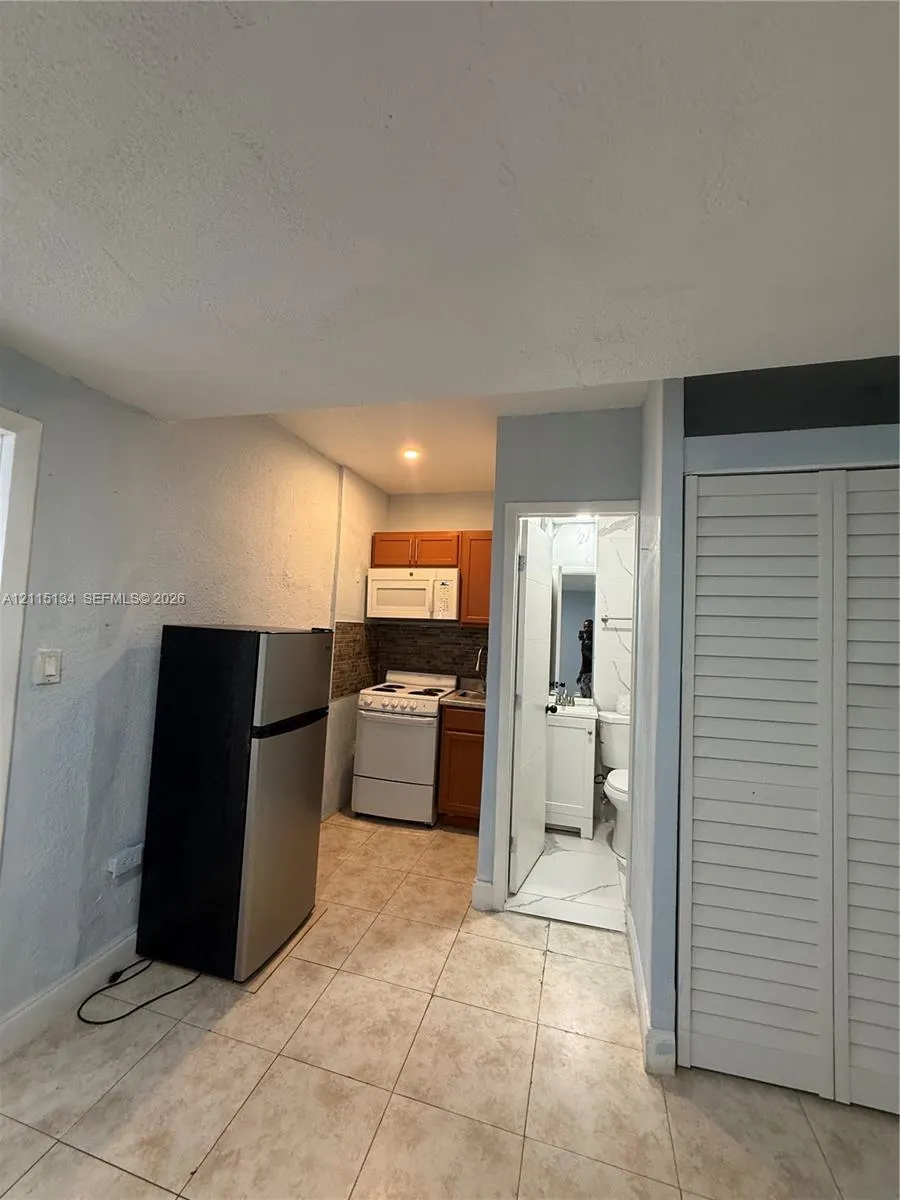 2816 SW 4th Place #B
