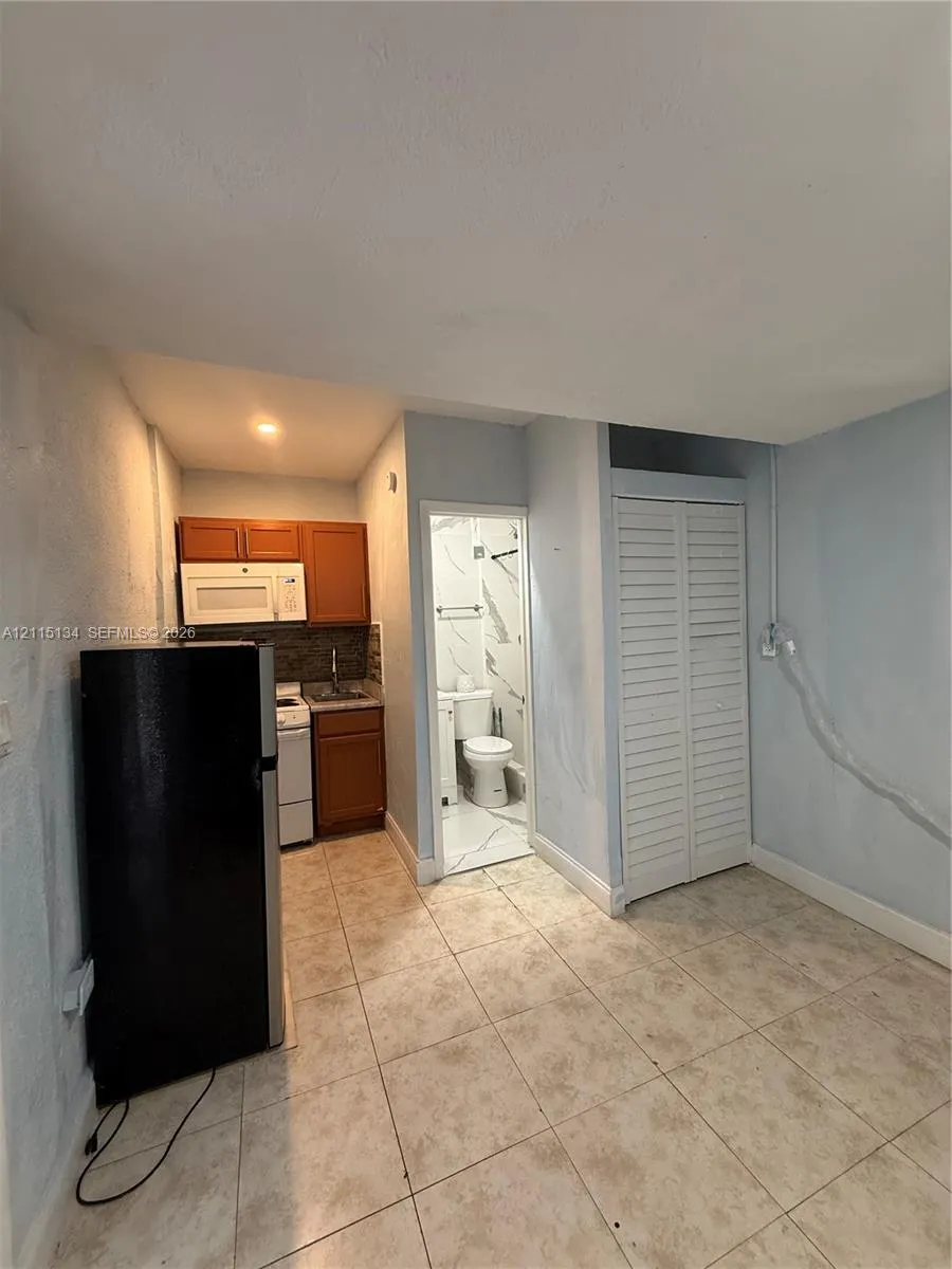 2816 SW 4th Place #B