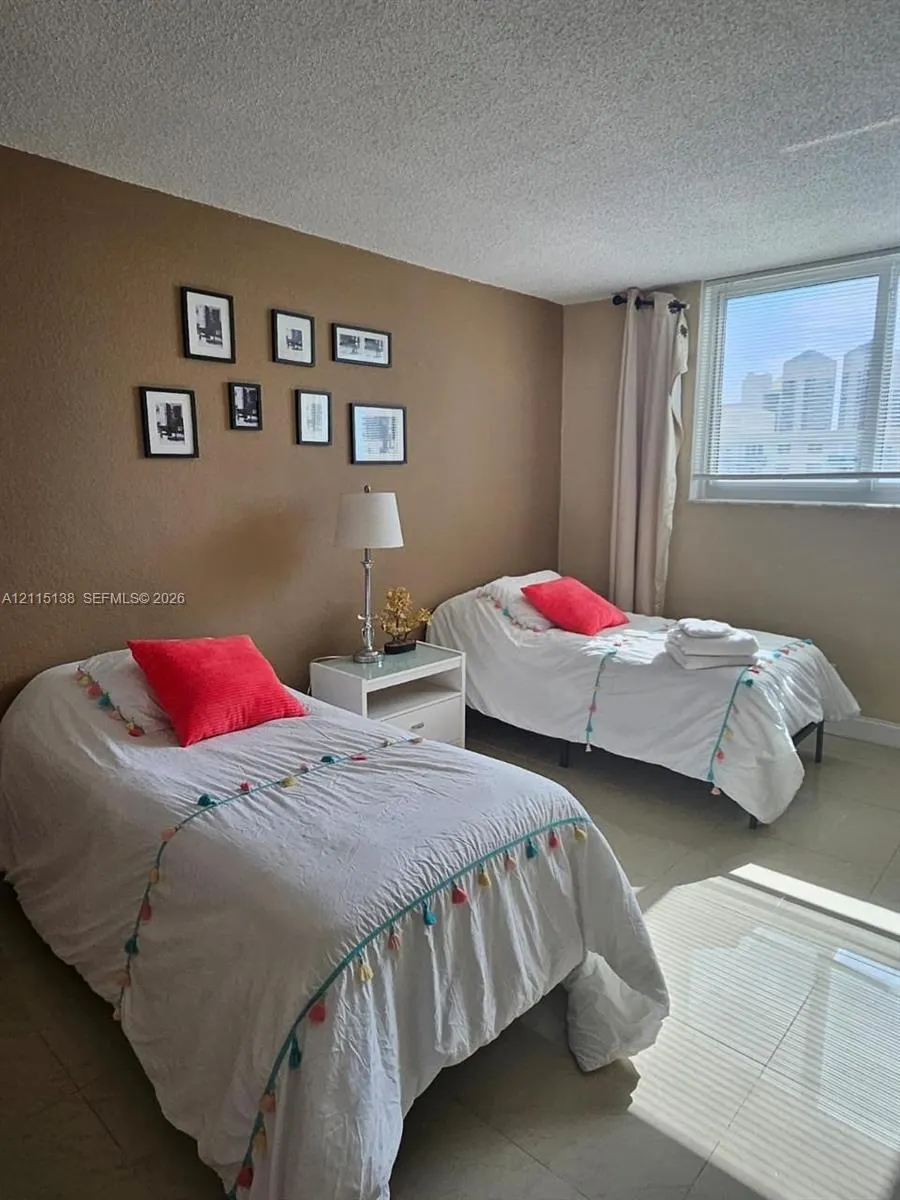 19380 Collins Avenue #1602