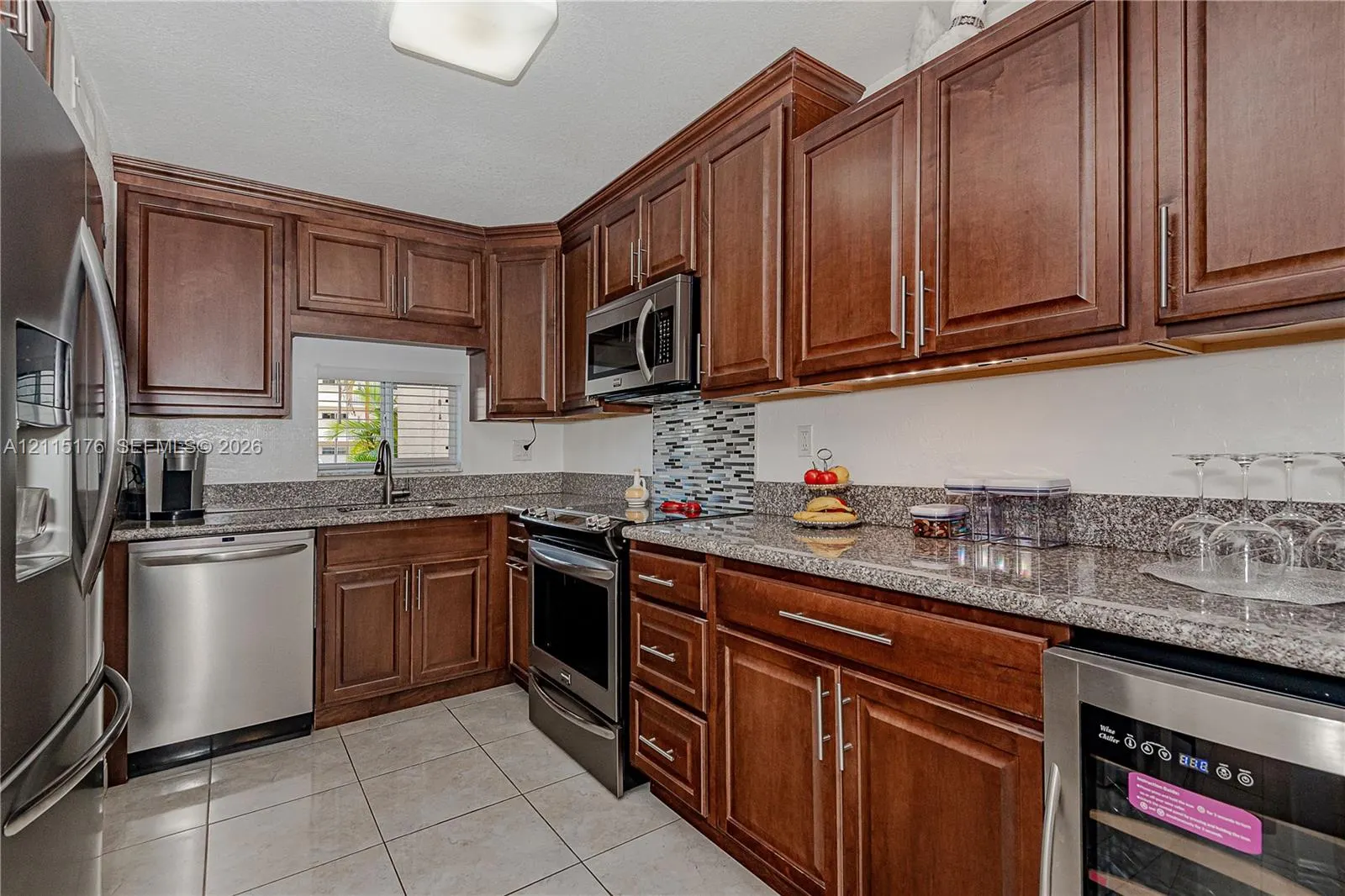 9410 N Hollybrook Lake Drive #109