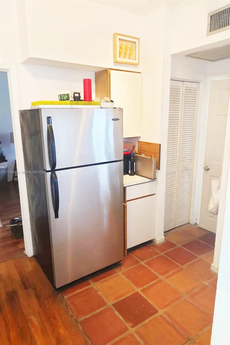 1200 Euclid Avenue #206