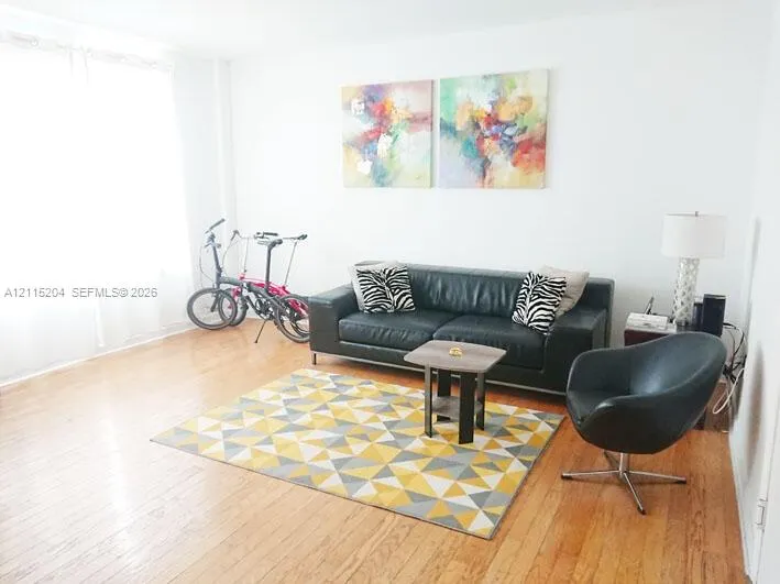 1200 Euclid Avenue #206