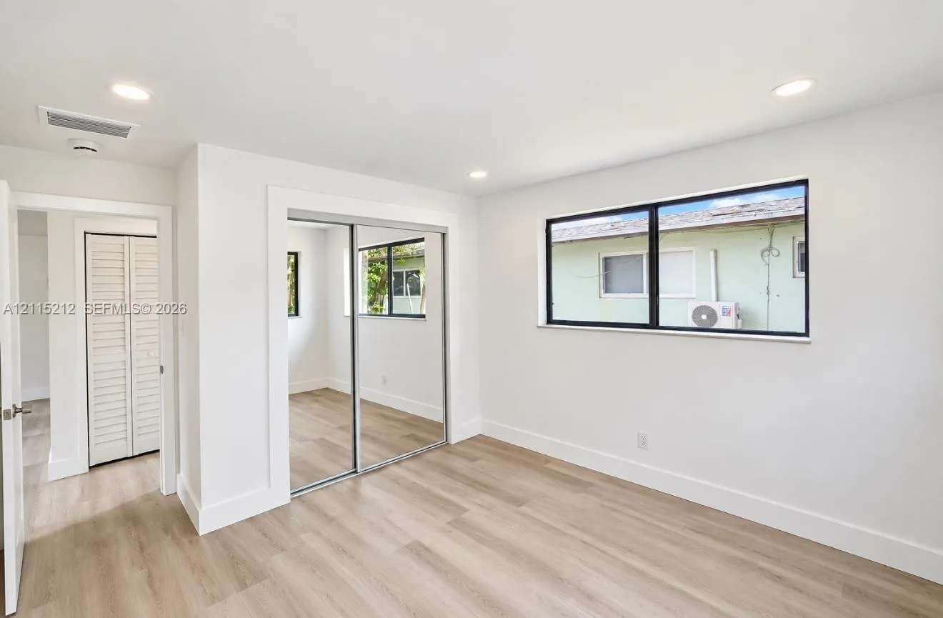 1949 Riverside Drive #2