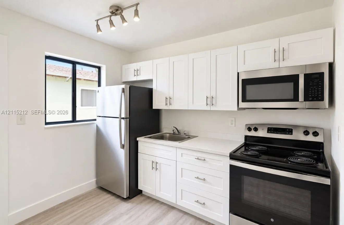 1949 Riverside Drive #2