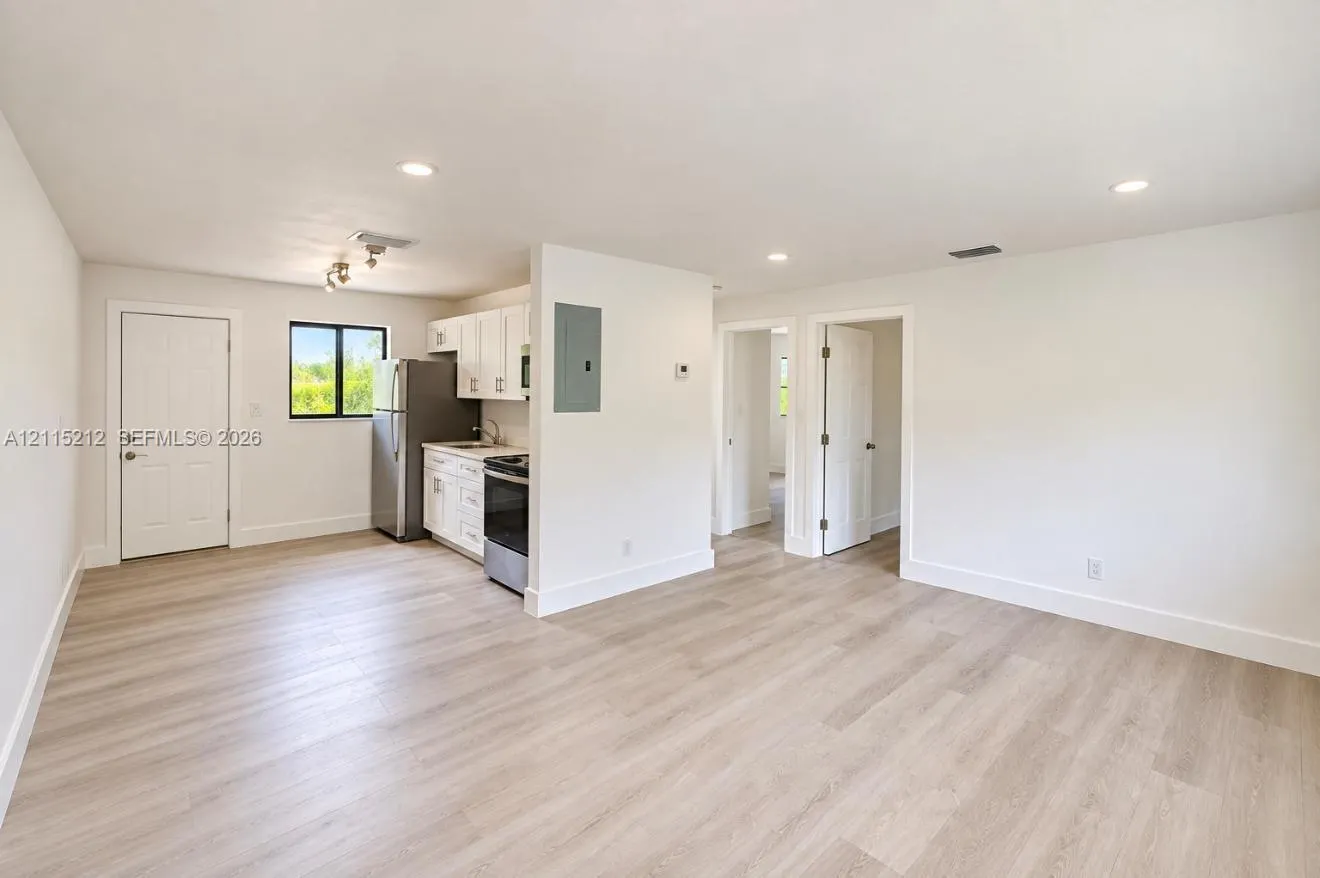 1949 Riverside Drive #2