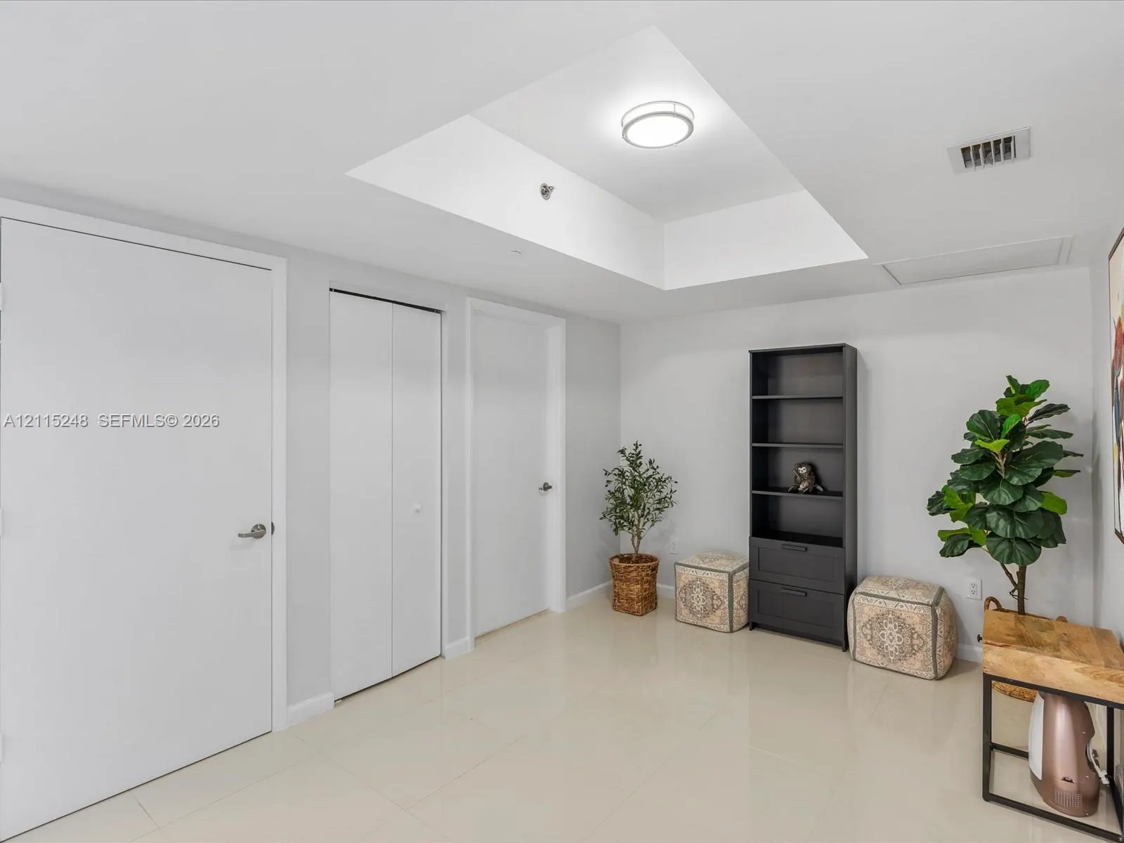 465 Brickell Avenue #4605