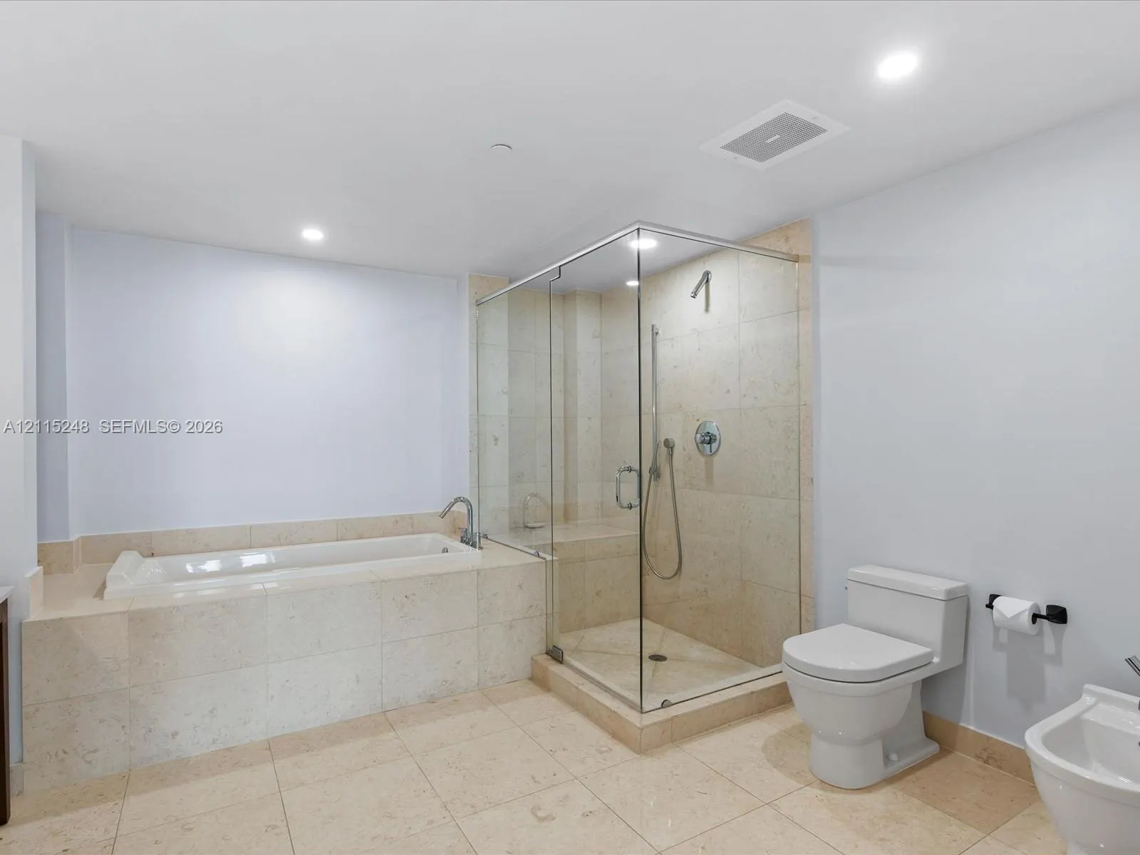 465 Brickell Avenue #4605
