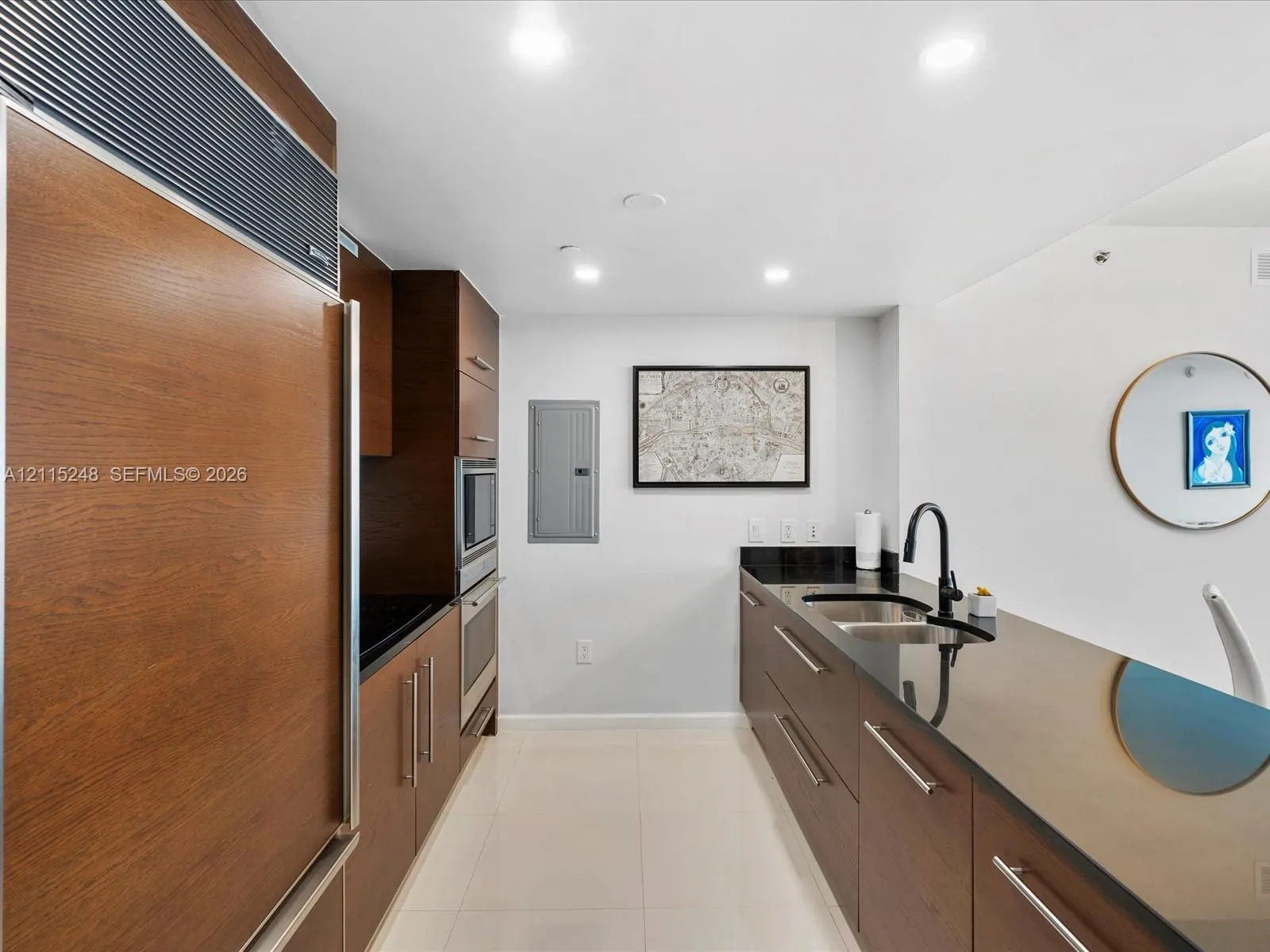 465 Brickell Avenue #4605