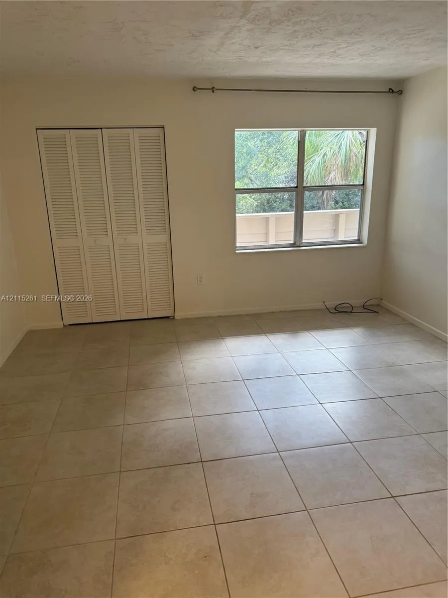 1205 Mariposa Avenue #302