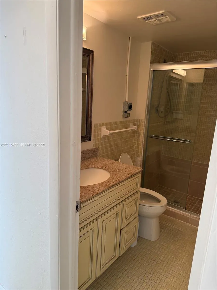 1205 Mariposa Avenue #302