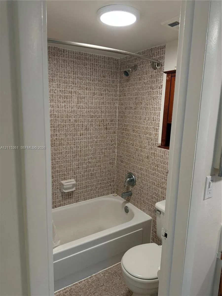 1205 Mariposa Avenue #302