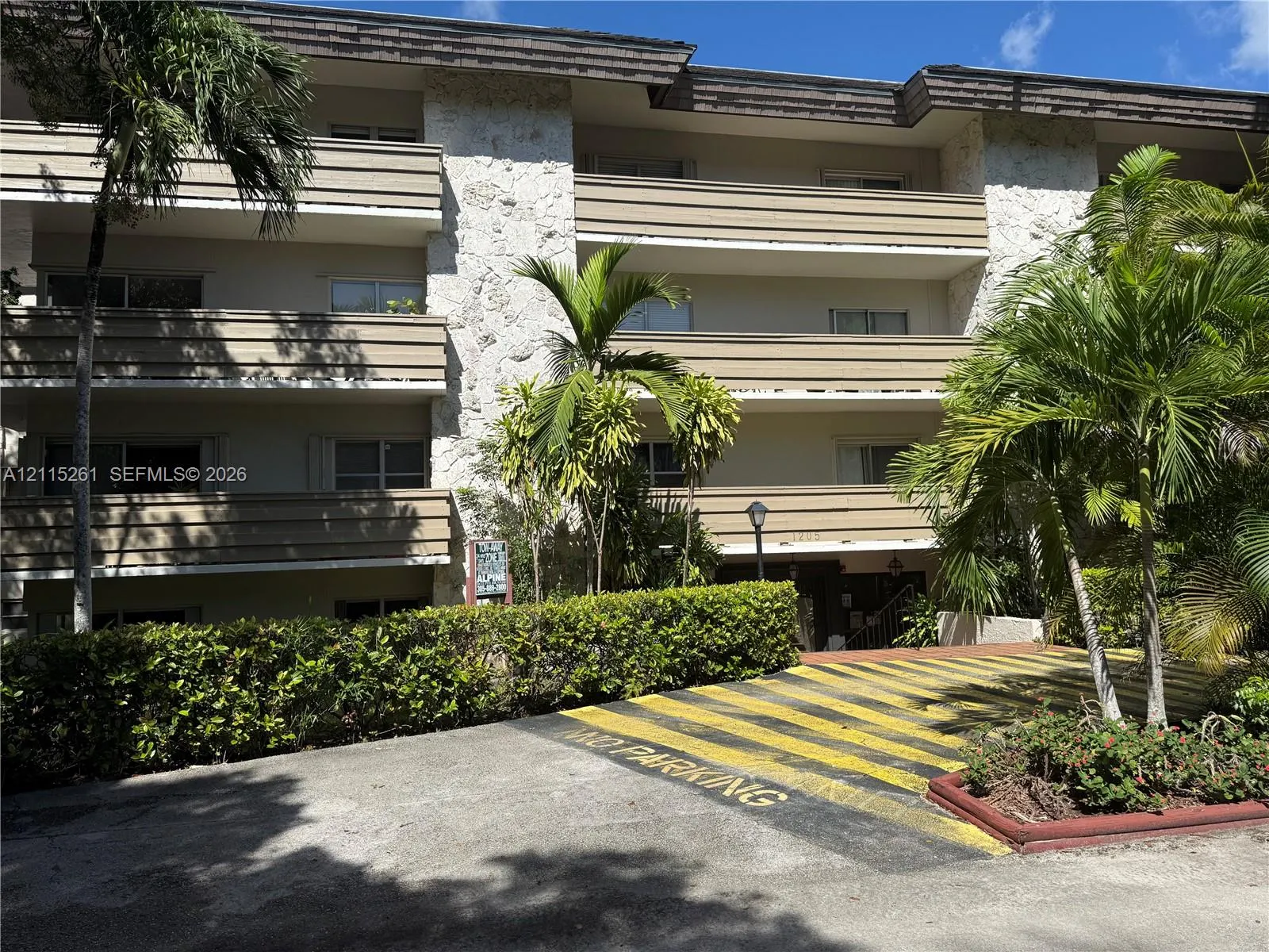 1205 Mariposa Avenue #302