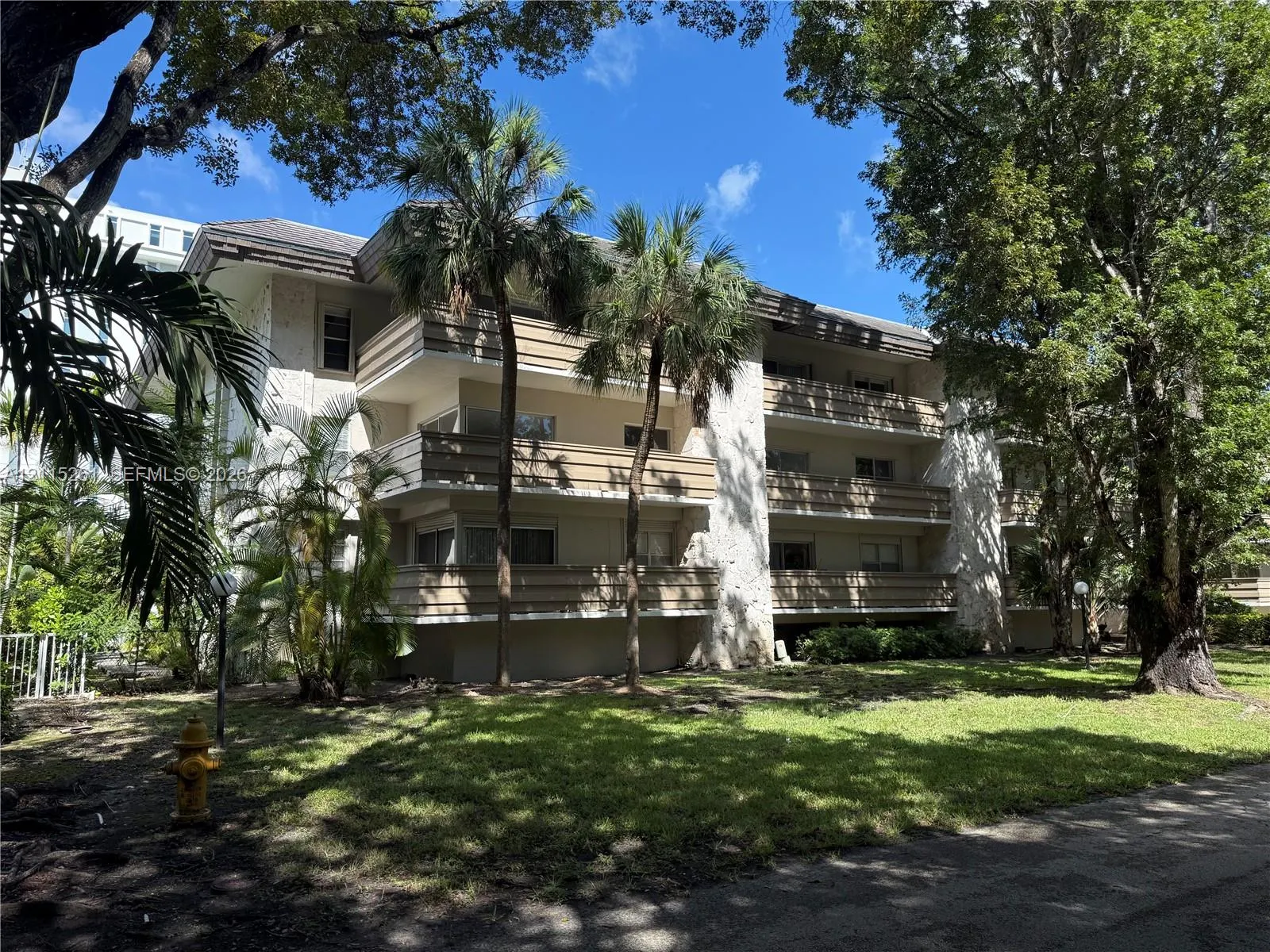 1205 Mariposa Avenue #302