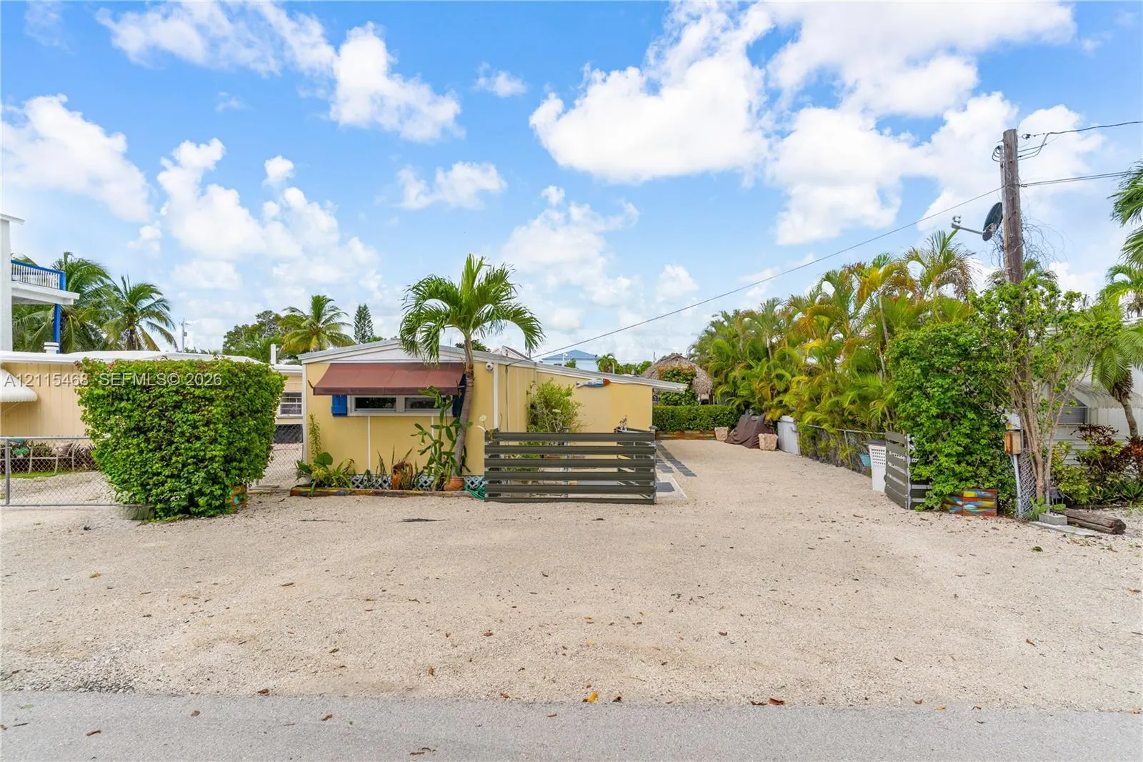 8 Grassy Road