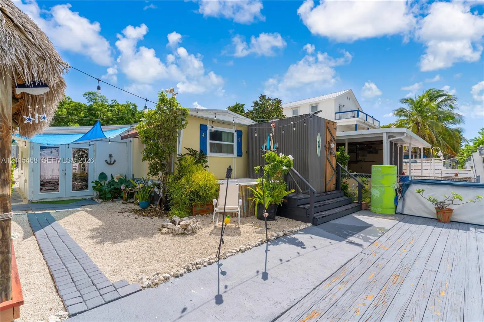 8 Grassy Road