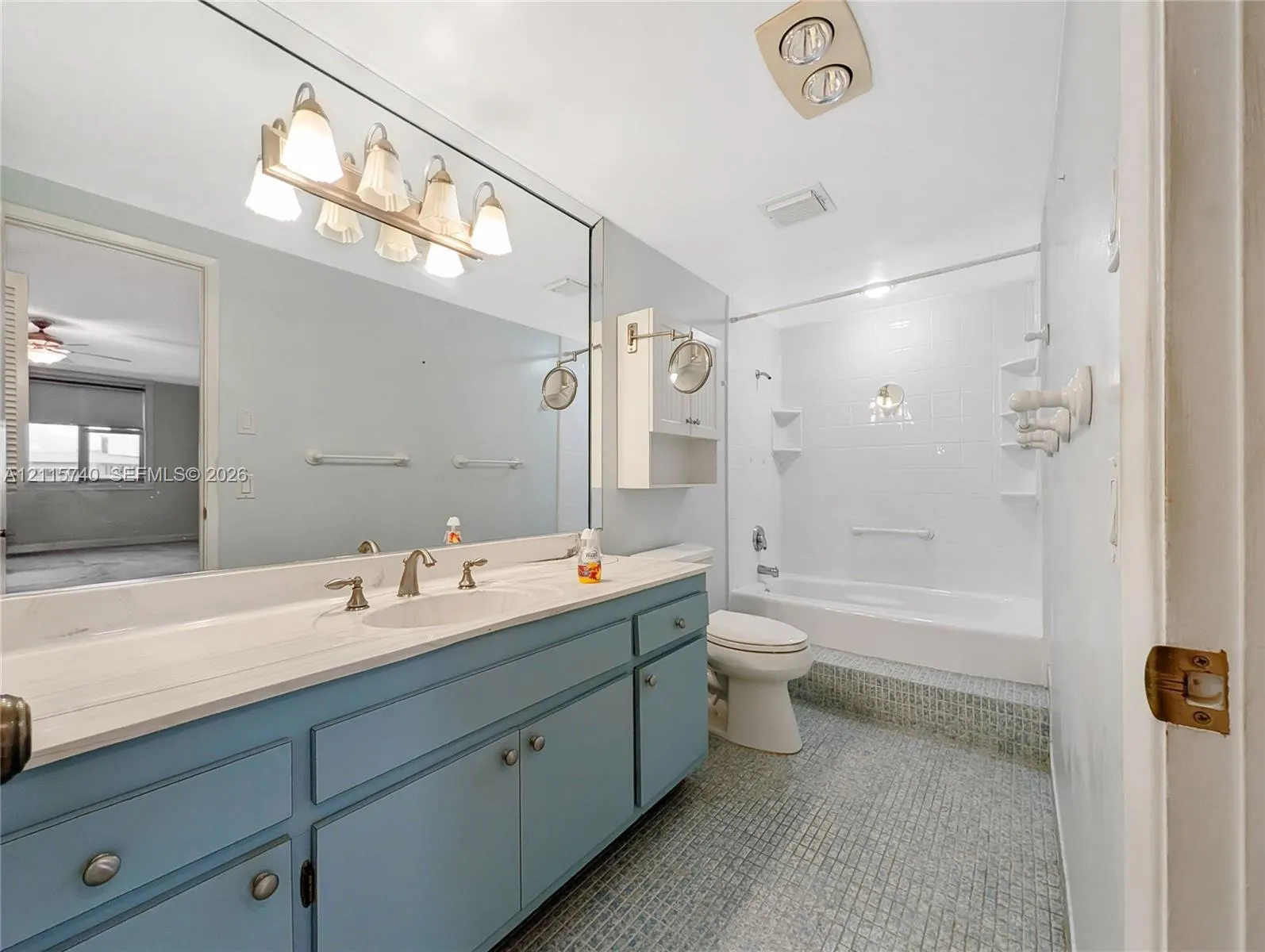 4330 Hillcrest Drive #1019