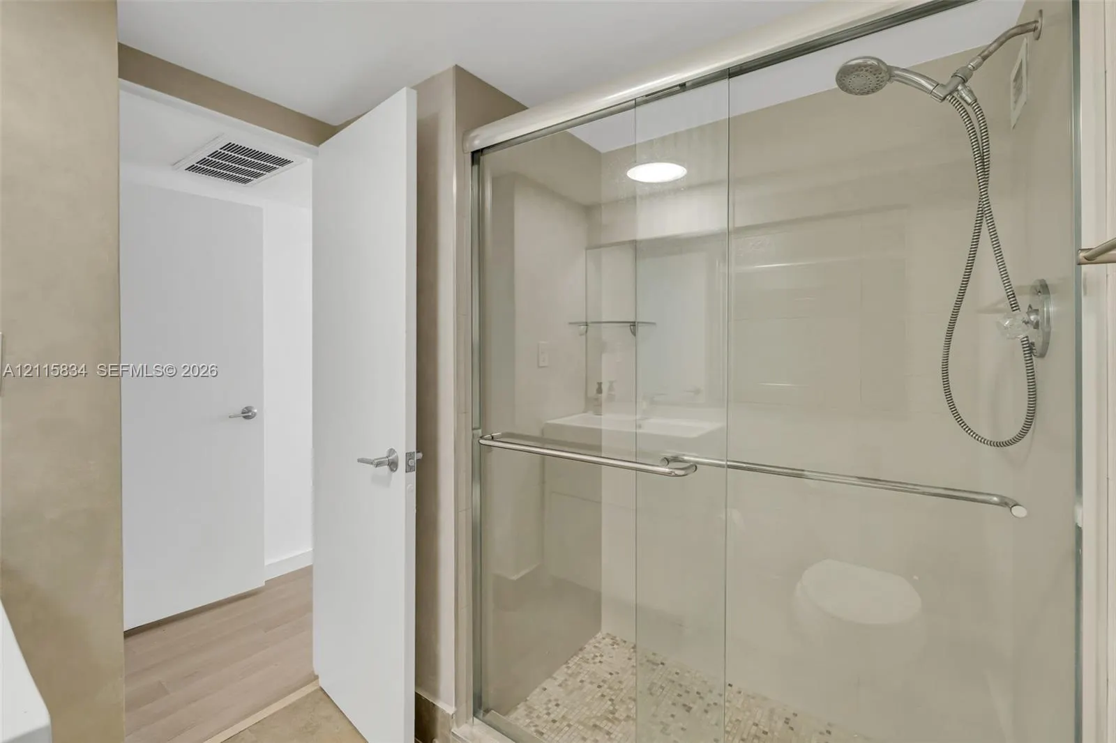 5161 Collins Avenue #1717
