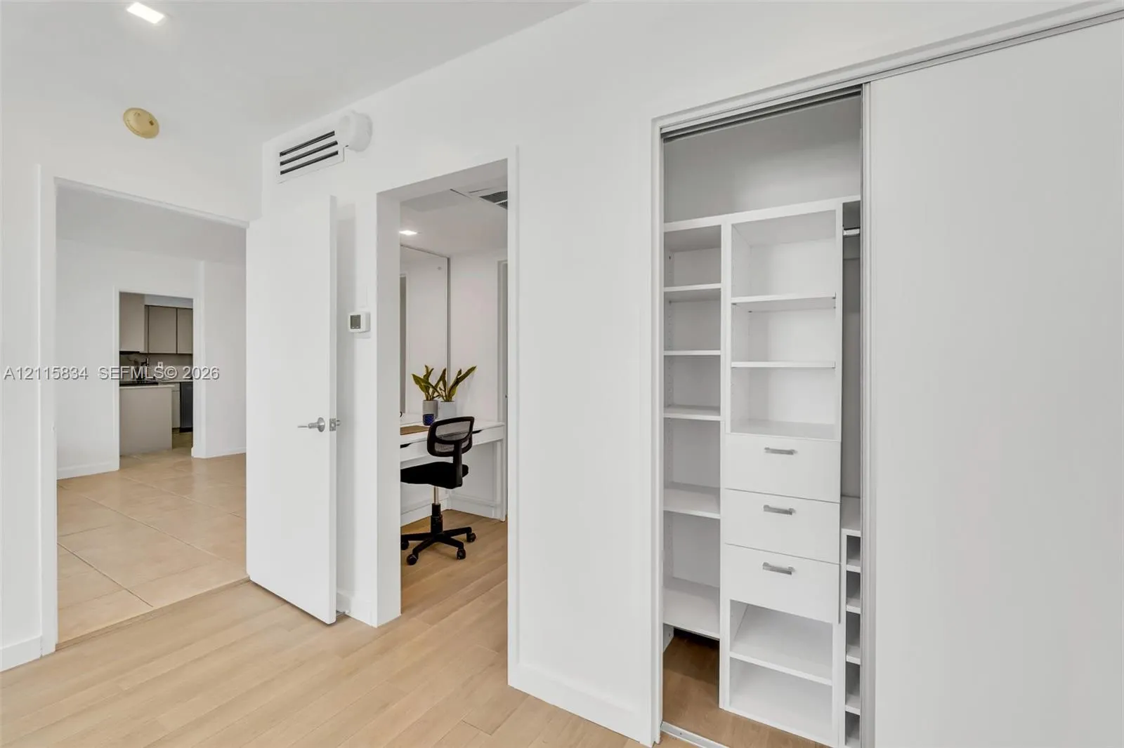 5161 Collins Avenue #1717