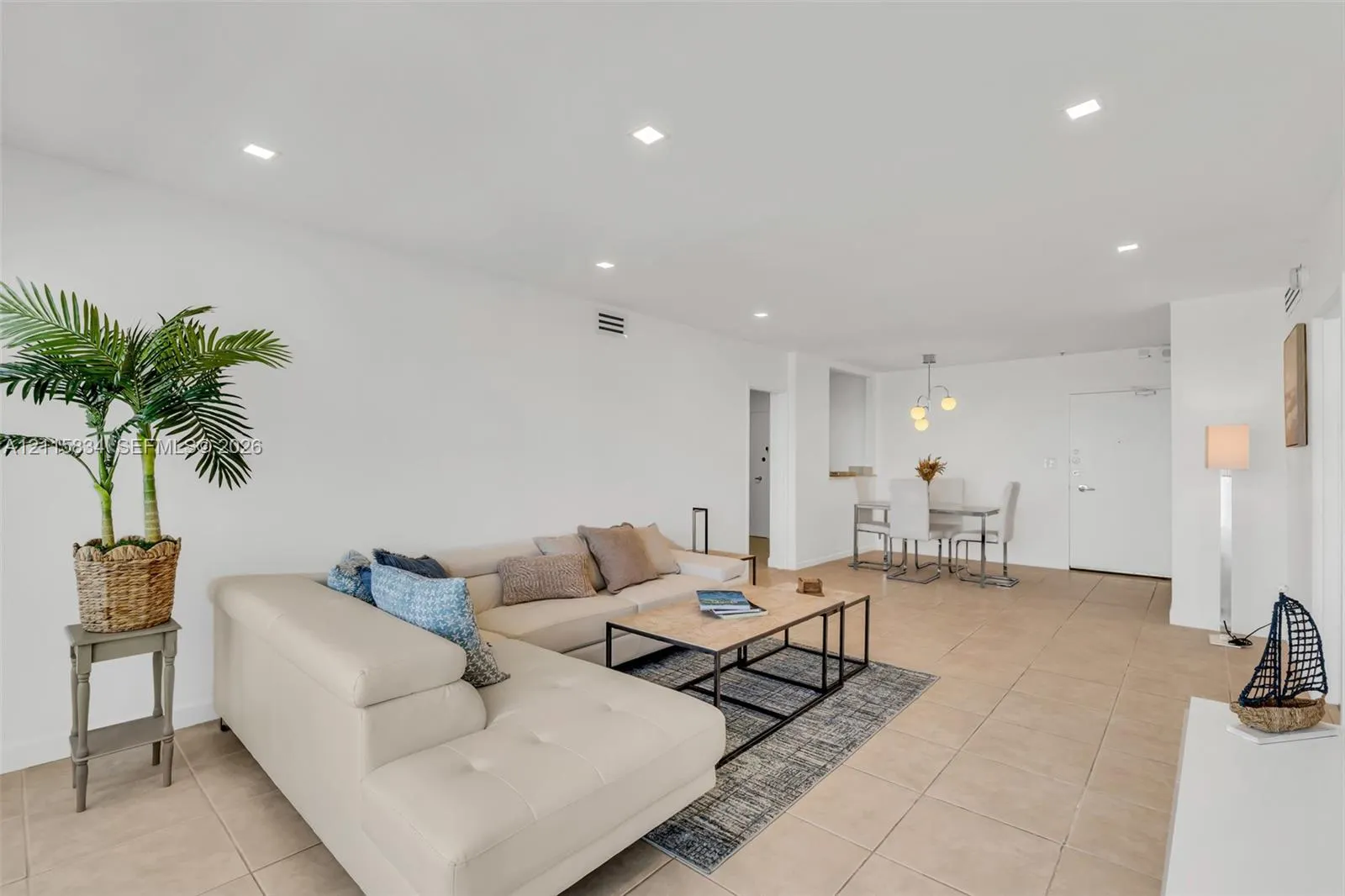 5161 Collins Avenue #1717