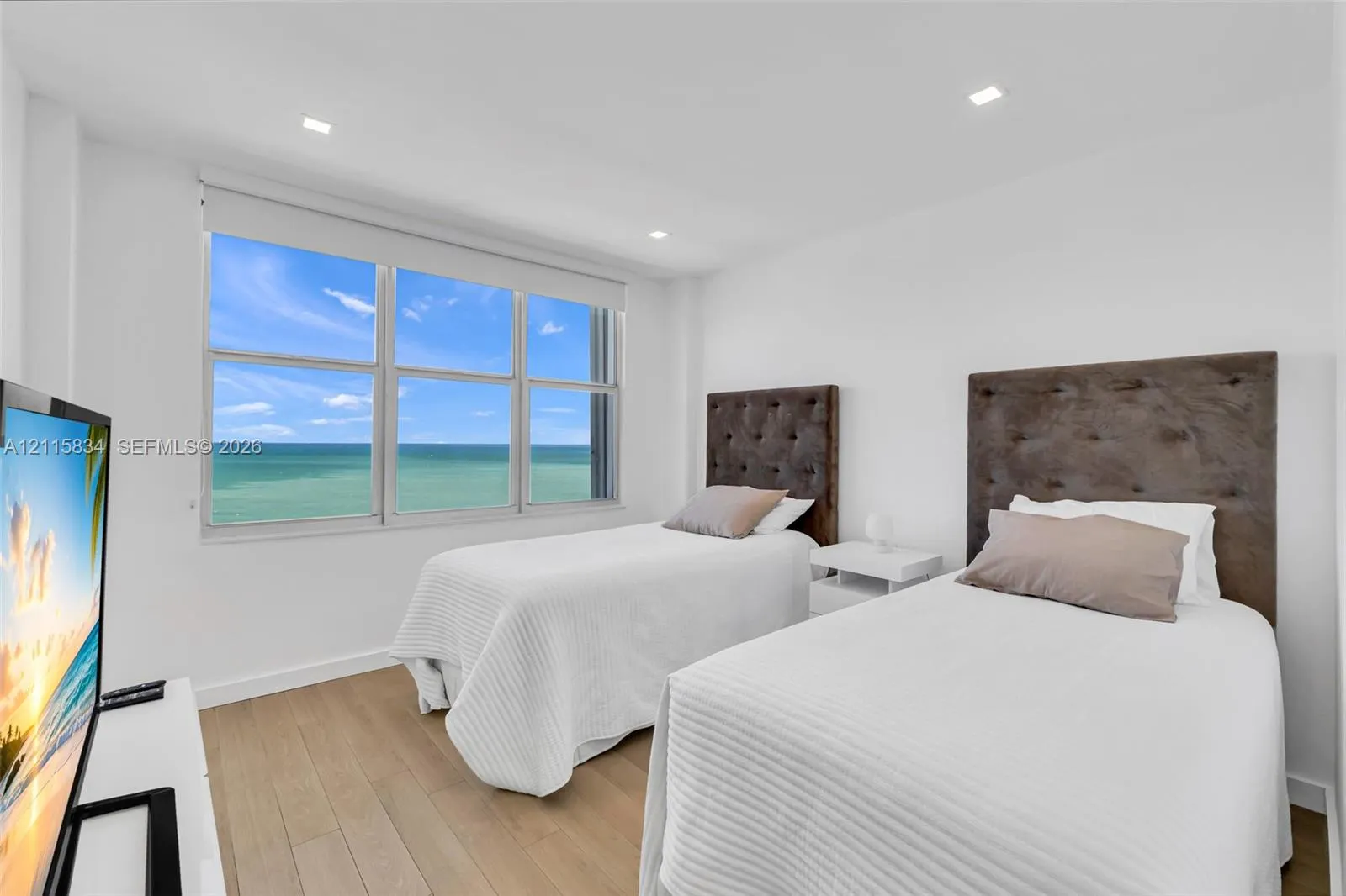 5161 Collins Avenue #1717
