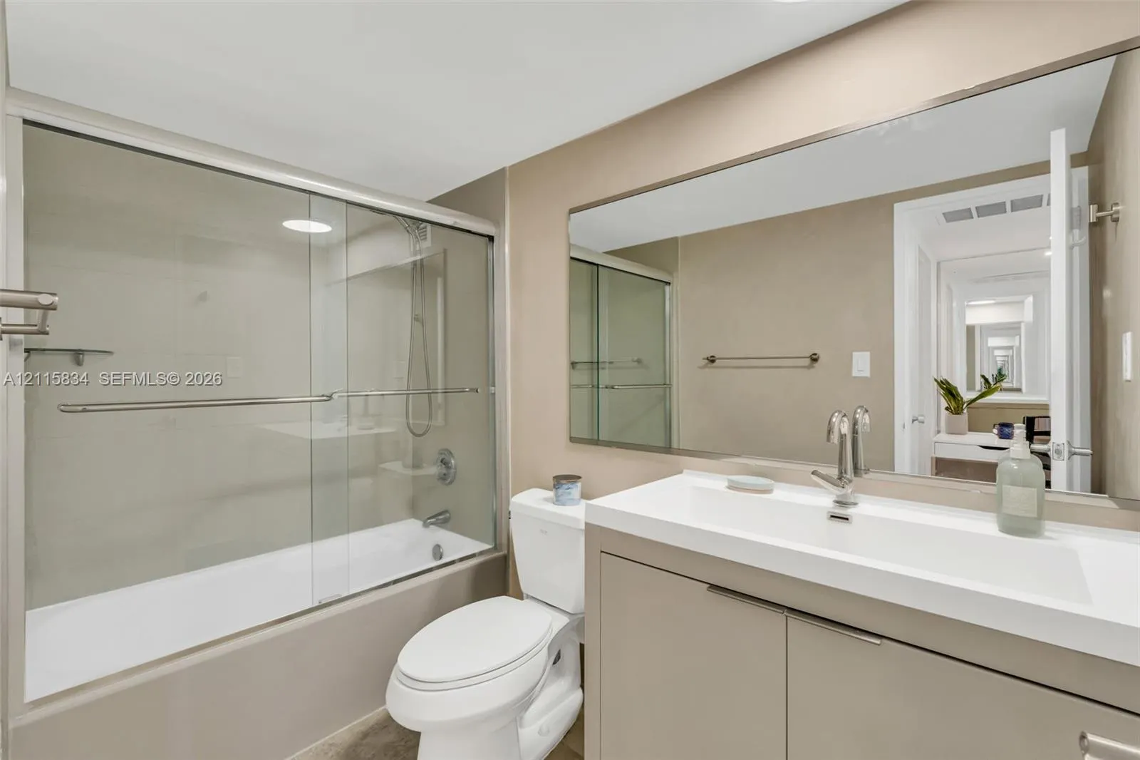 5161 Collins Avenue #1717