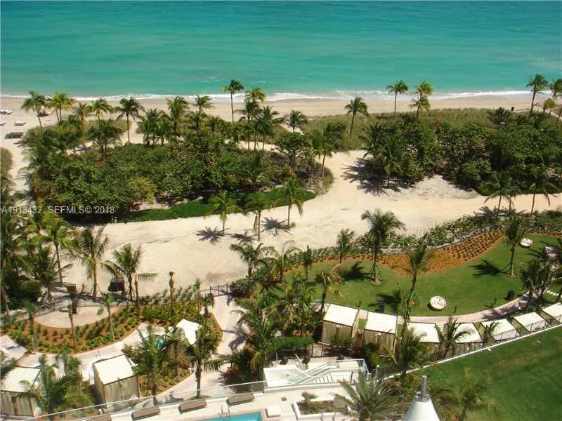 10295 Collins Avenue #1202