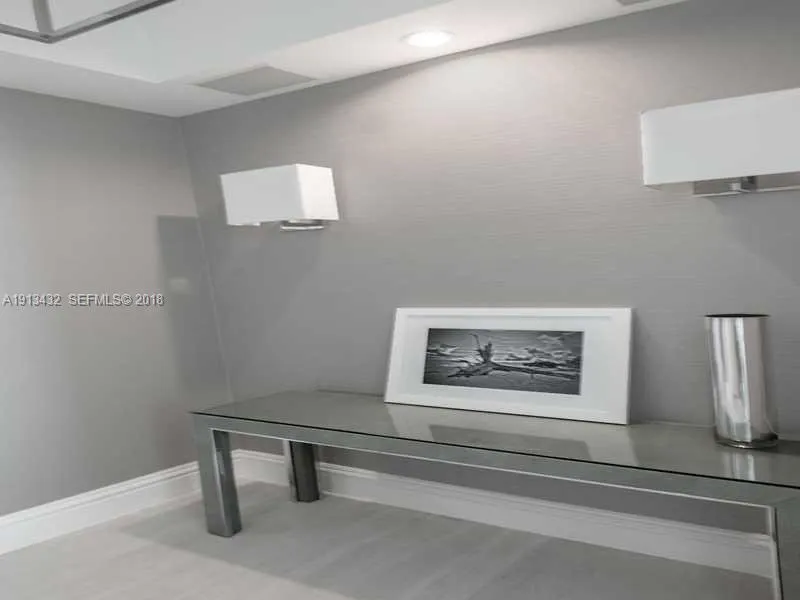 10295 Collins Avenue #1202