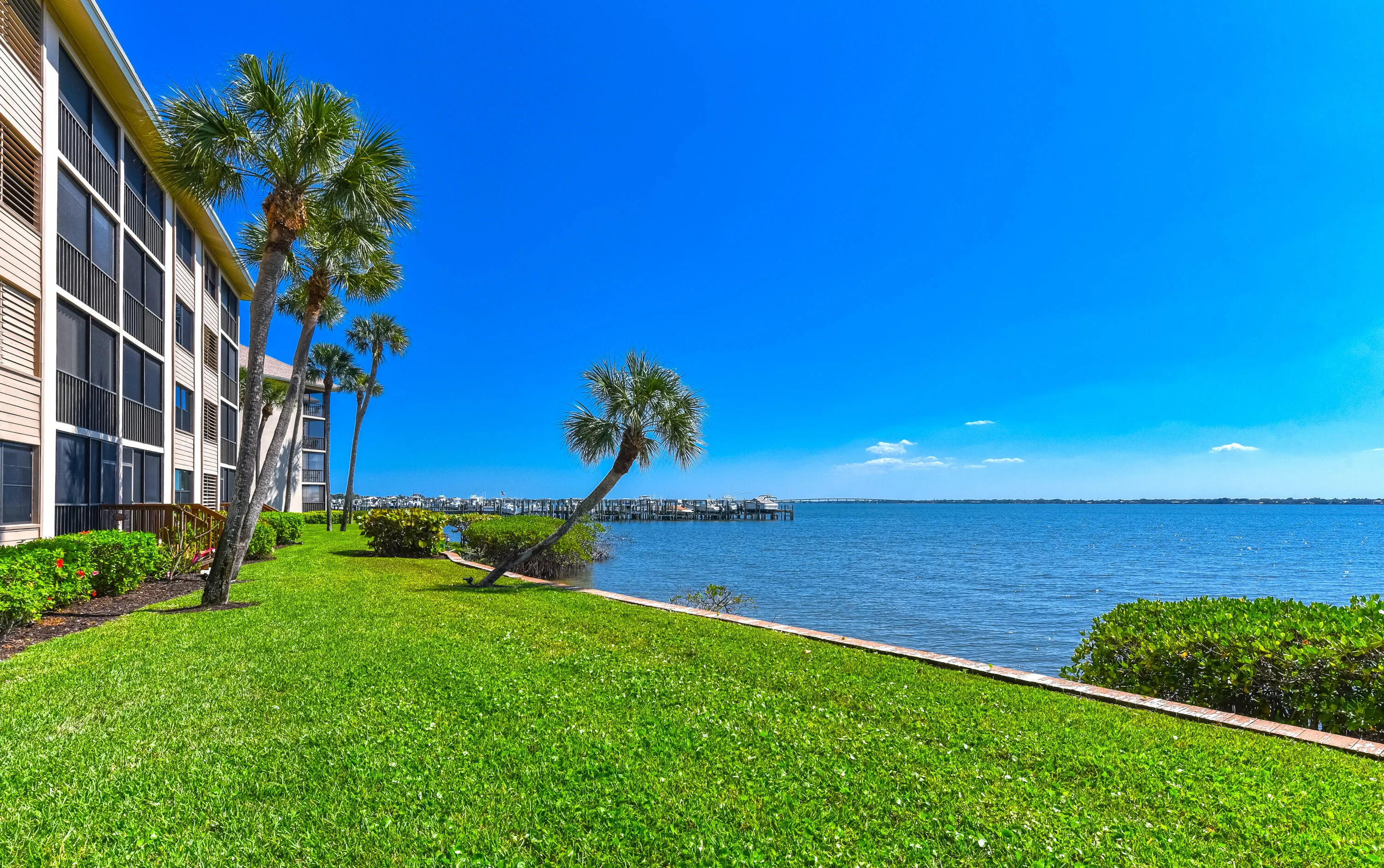 4440 NE Sandpebble Trace #104
