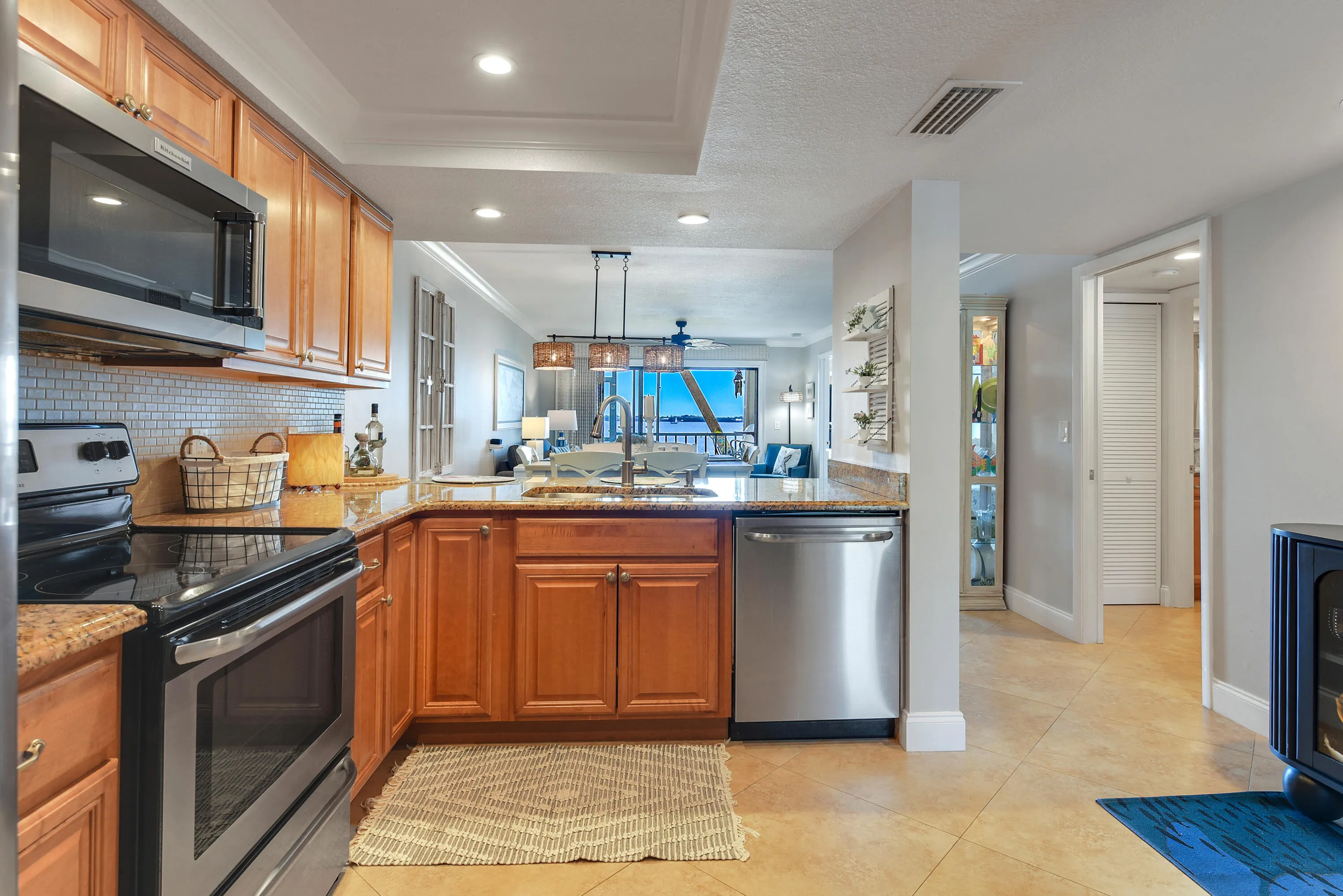 4440 NE Sandpebble Trace #104
